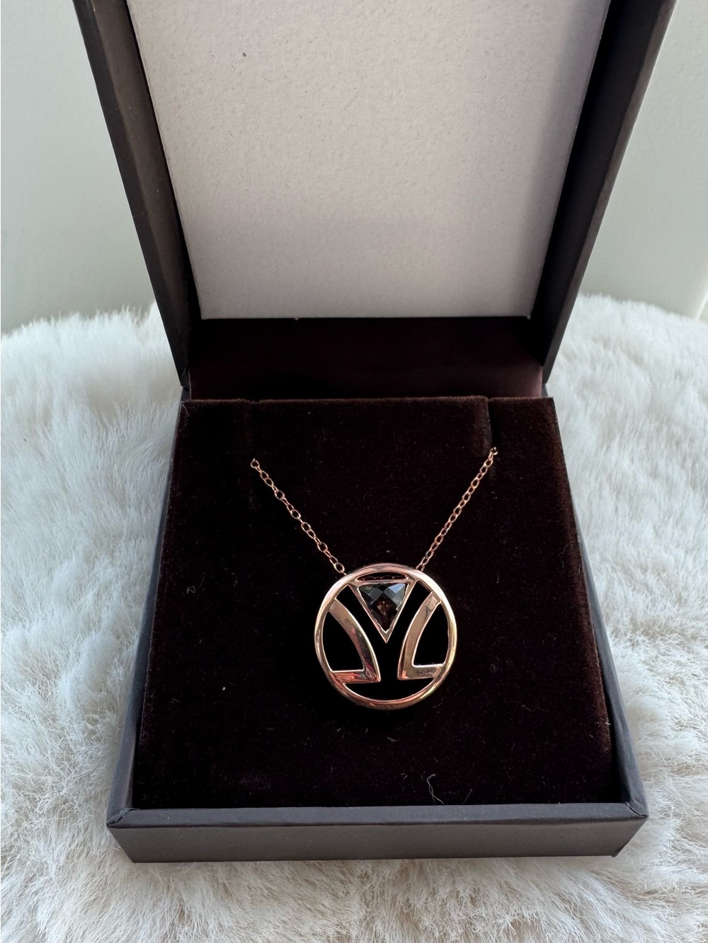 Rose Gold Round Pendant Necklace with Black Stone